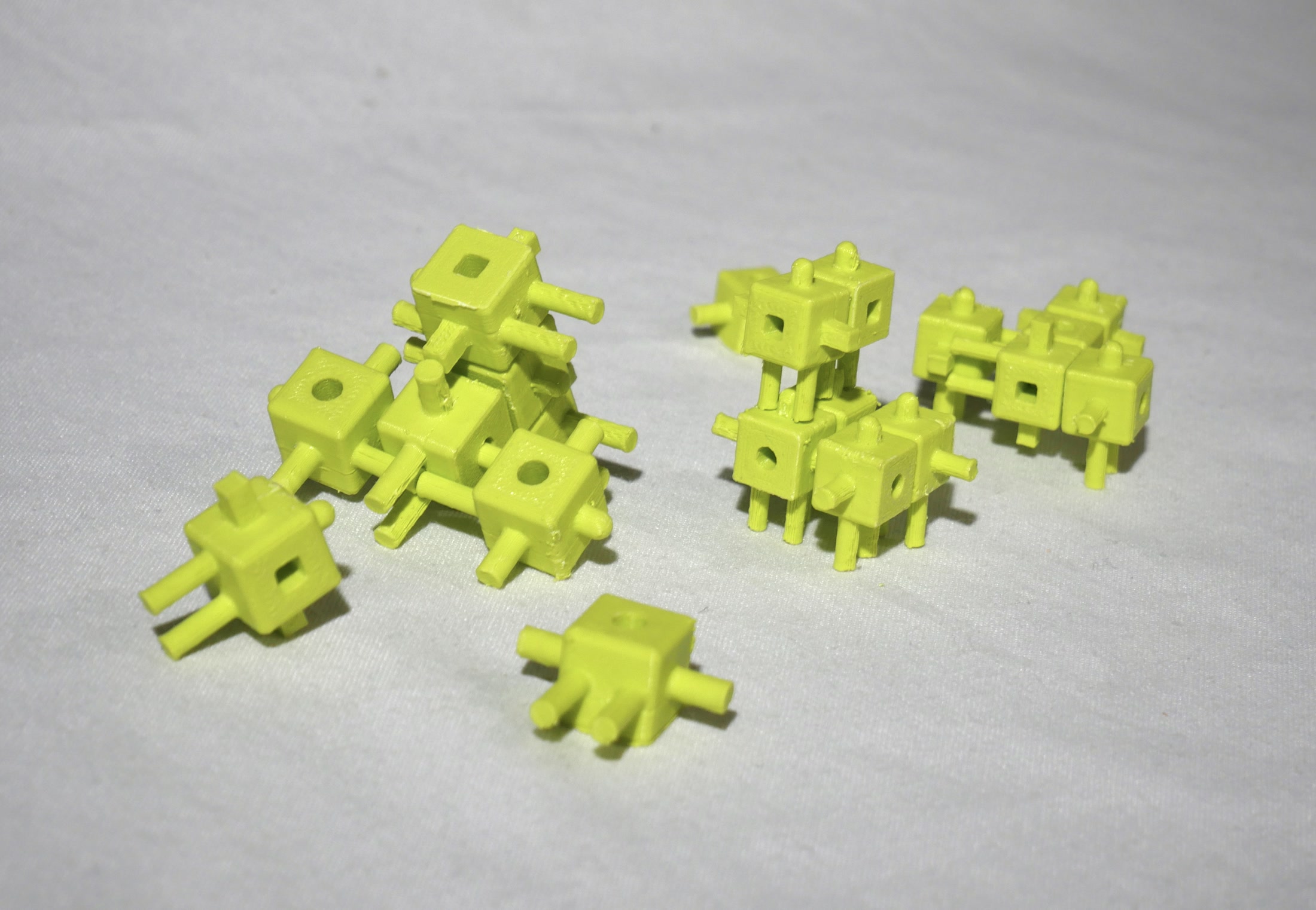 Collection of modular green body blocks and assembled forms